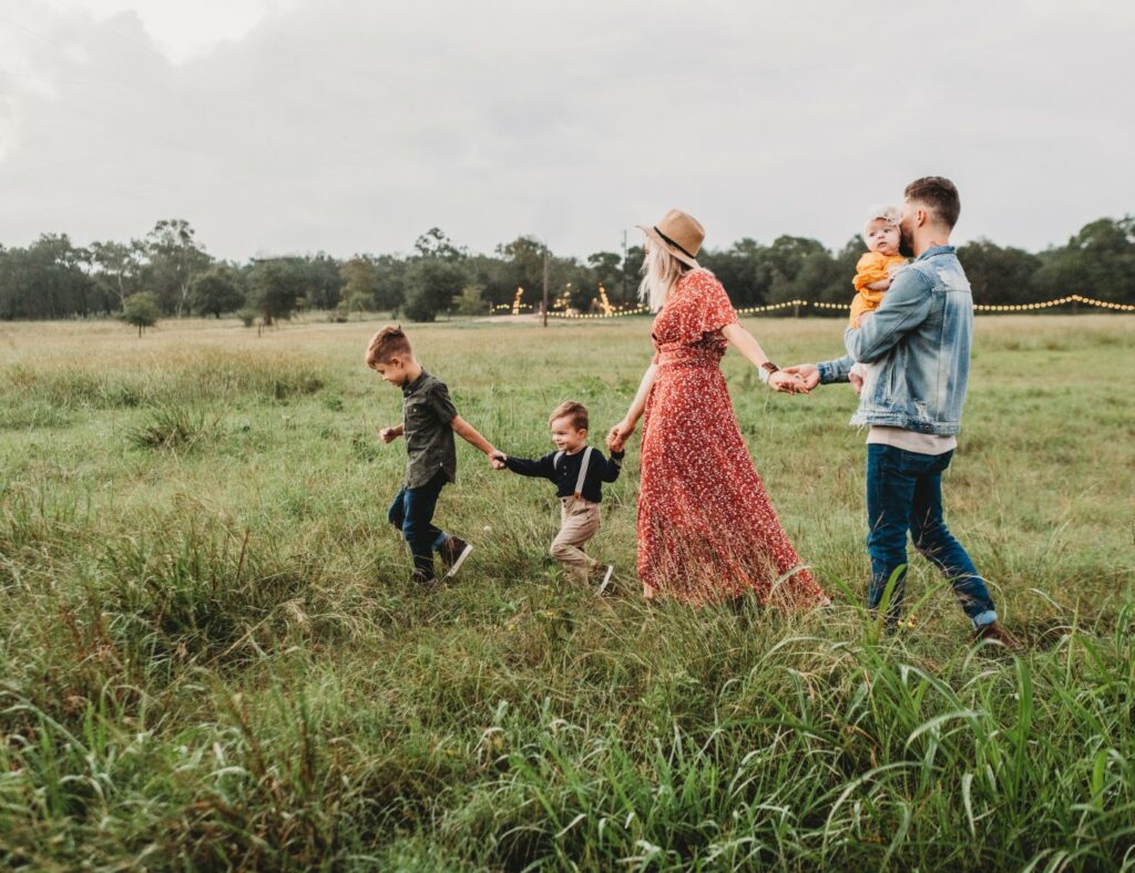 jessica-rockowitz-family taking a walk