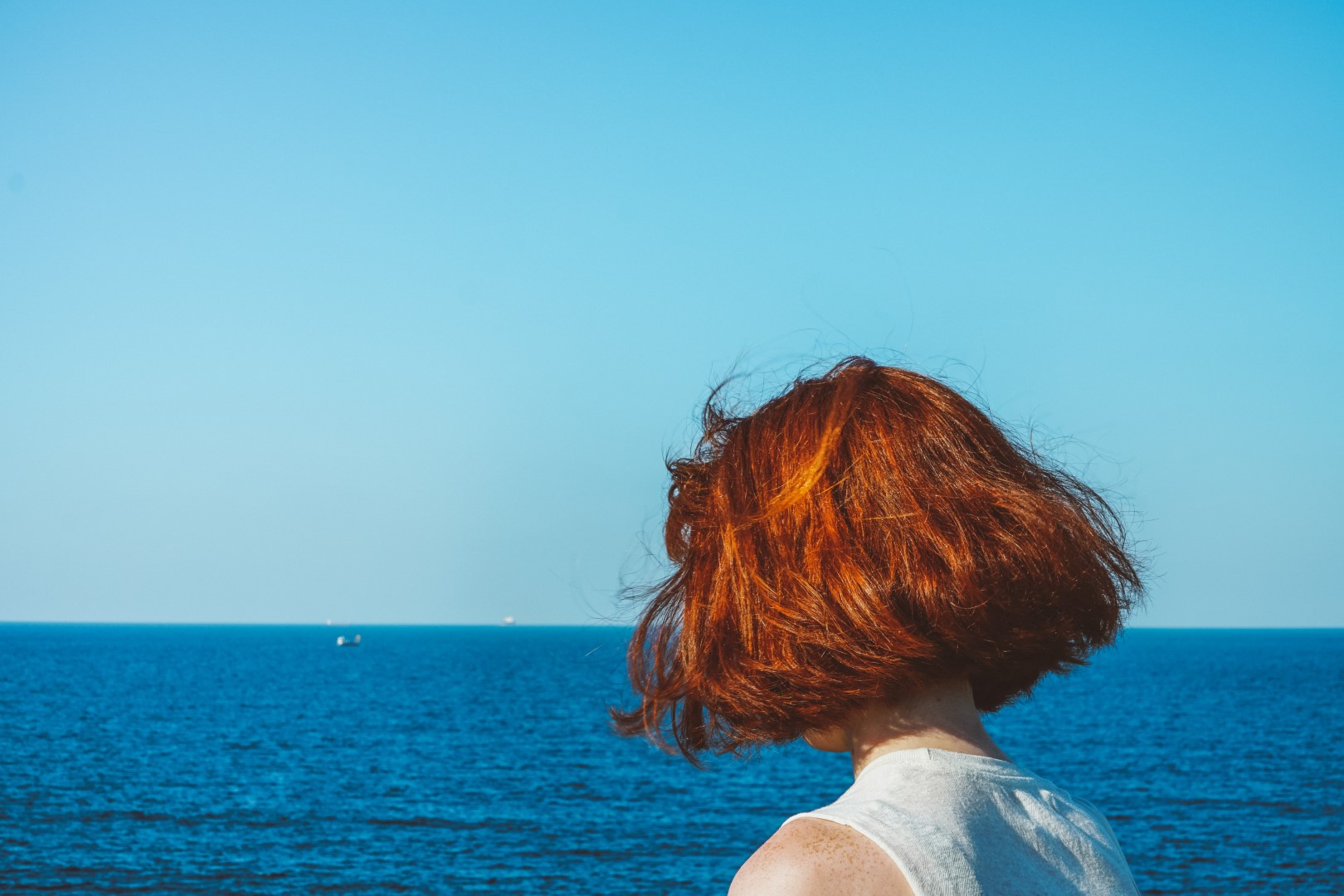 mert-kahveci-hair model and the sea