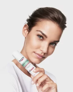 Eucerin Dermopure model s proizvodom