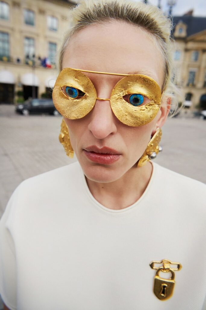 Schiaparelli model with gold mask