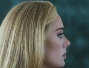 adele eyeliner