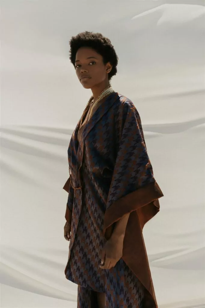 Kimono Ele Fersan. Ogrlica Fernando Rodríguez
