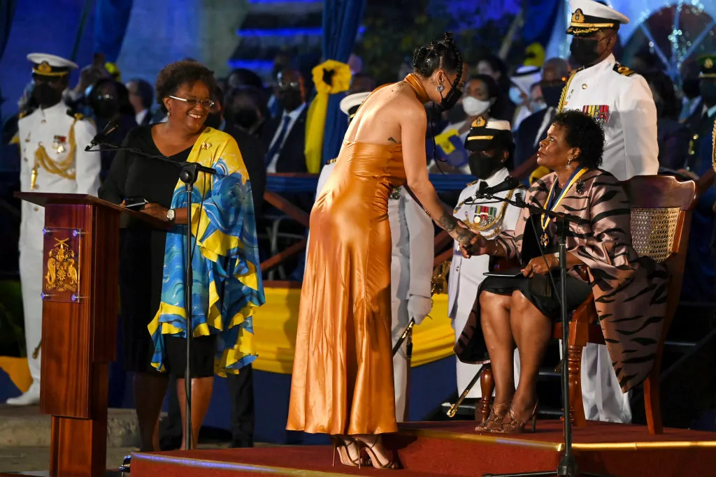 Rihanna pozdravlja prvu predsjednicu Barbadosa, damu Sandru Mason