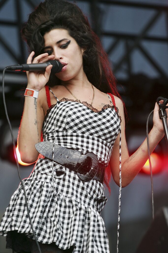 CHICAGO - AUGUST 05: Singer Amy Winehouse performs onstage at Lollapalooza in Grant Park on August 5, 2007 in Chicago, Illinois. (Photo by Roger Kisby/Getty Images)