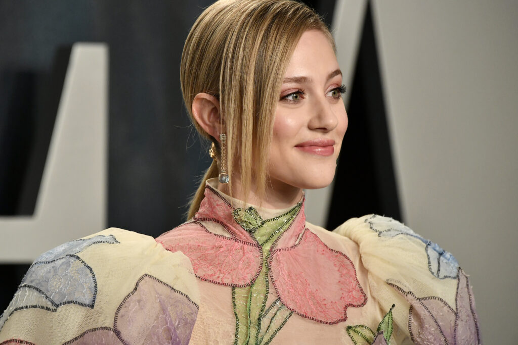 BEVERLY HILLS, CALIFORNIA - FEBRUARY 09: Lili Reinhart attends the 2020 Vanity Fair Oscar Party hosted by Radhika Jones at Wallis Annenberg Center for the Performing Arts on February 09, 2020 in Beverly Hills, California. (Photo by Frazer Harrison/Getty Images)