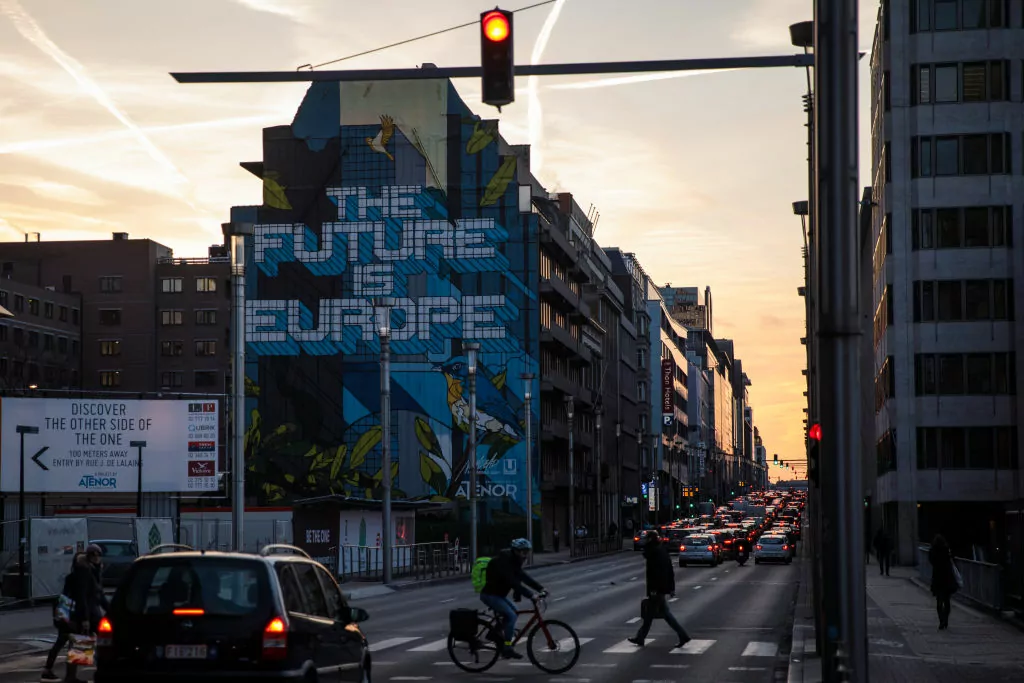 U Belgiji više šefovi neće moći nazivati zaposlenike nakon radnoga vremena. natpis The Future Is Coming