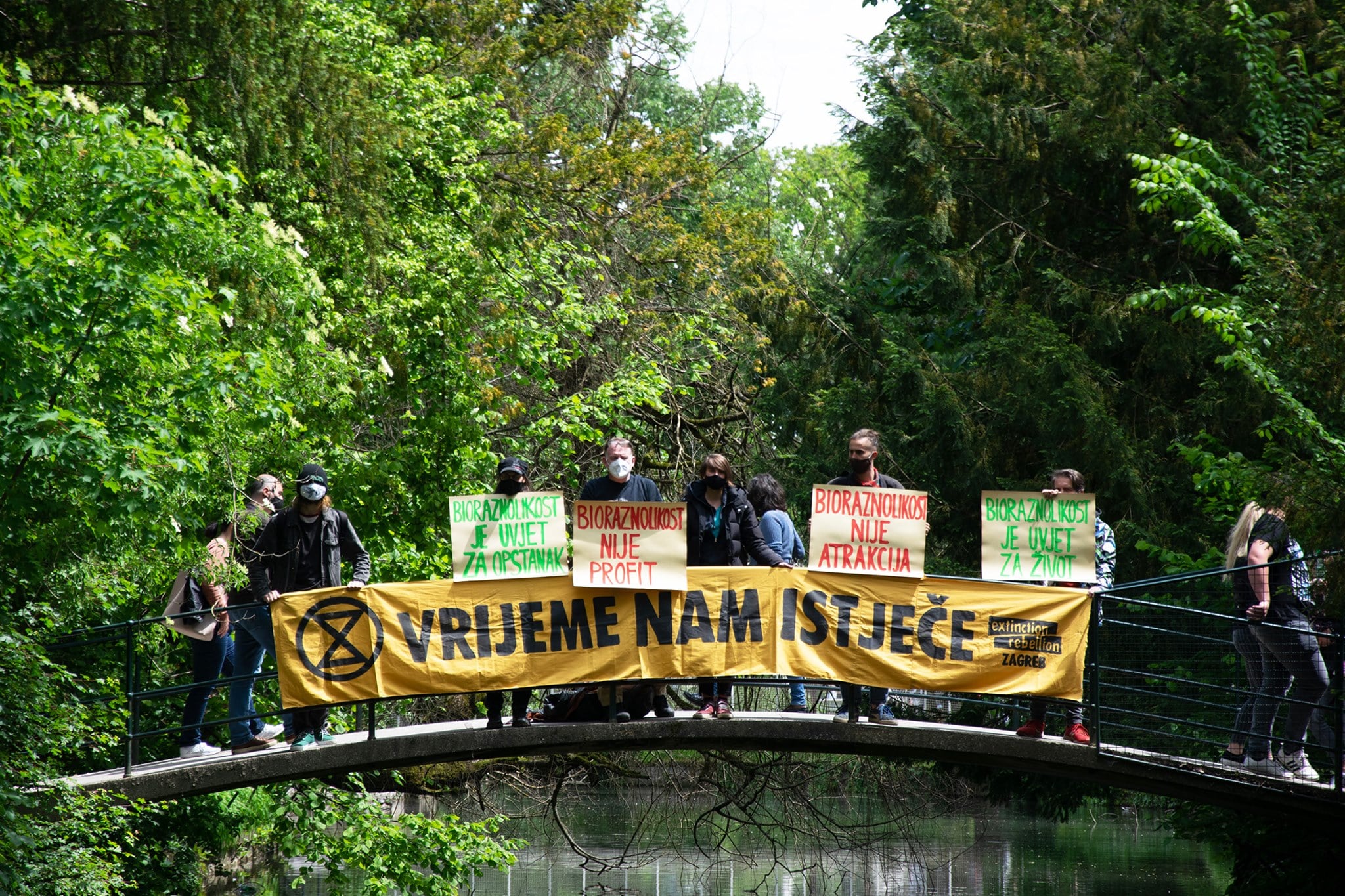 Vrijeme nam istjece transparent inicijative Extinction Rebellion