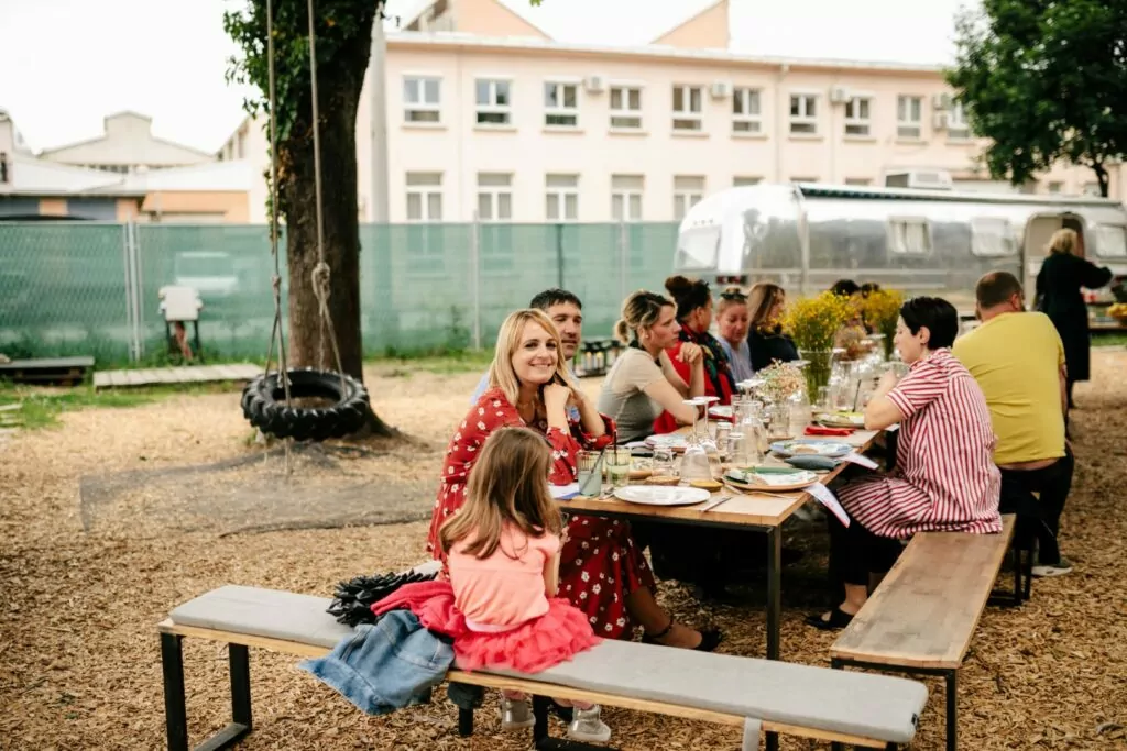 Veselom stolu, humanitarnoj večeri od koje se sav prihod od kotizacija donira udruzi