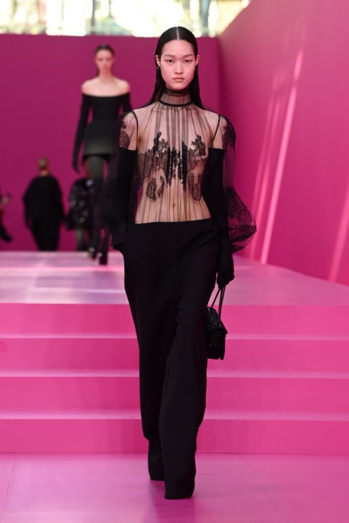 PARIS, FRANCE - MARCH 06: (EDITORIAL USE ONLY - For Non-Editorial use please seek approval from Fashion House) A model walks the runway during the Valentino Womenswear Fall/Winter 2022-2023 show as part of Paris Fashion Week on March 06, 2022 in Paris, France. (Photo by Pascal Le Segretain/Getty Images)
