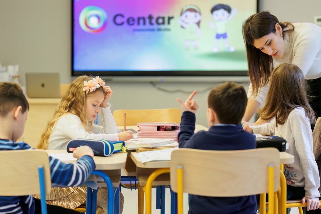 Osnovna škola Centar - Holistički pristup, učenje uz igru, suvremene pedagoške metode