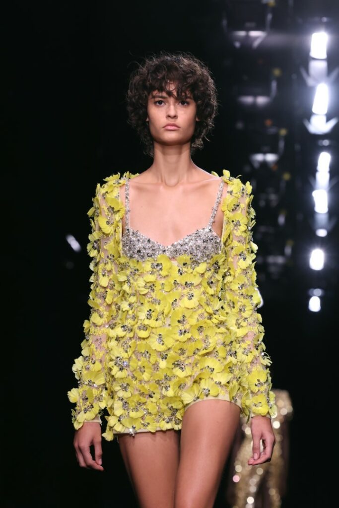 PARIS, FRANCE - JANUARY 25: (EDITORIAL USE ONLY - For Non-Editorial use please seek approval from Fashion House) A model walks the runway during the Valentino Haute Couture Spring Summer 2023 show as part of Paris Fashion Week on January 25, 2023 in Paris, France. (Photo by Pascal Le Segretain/Getty Images)