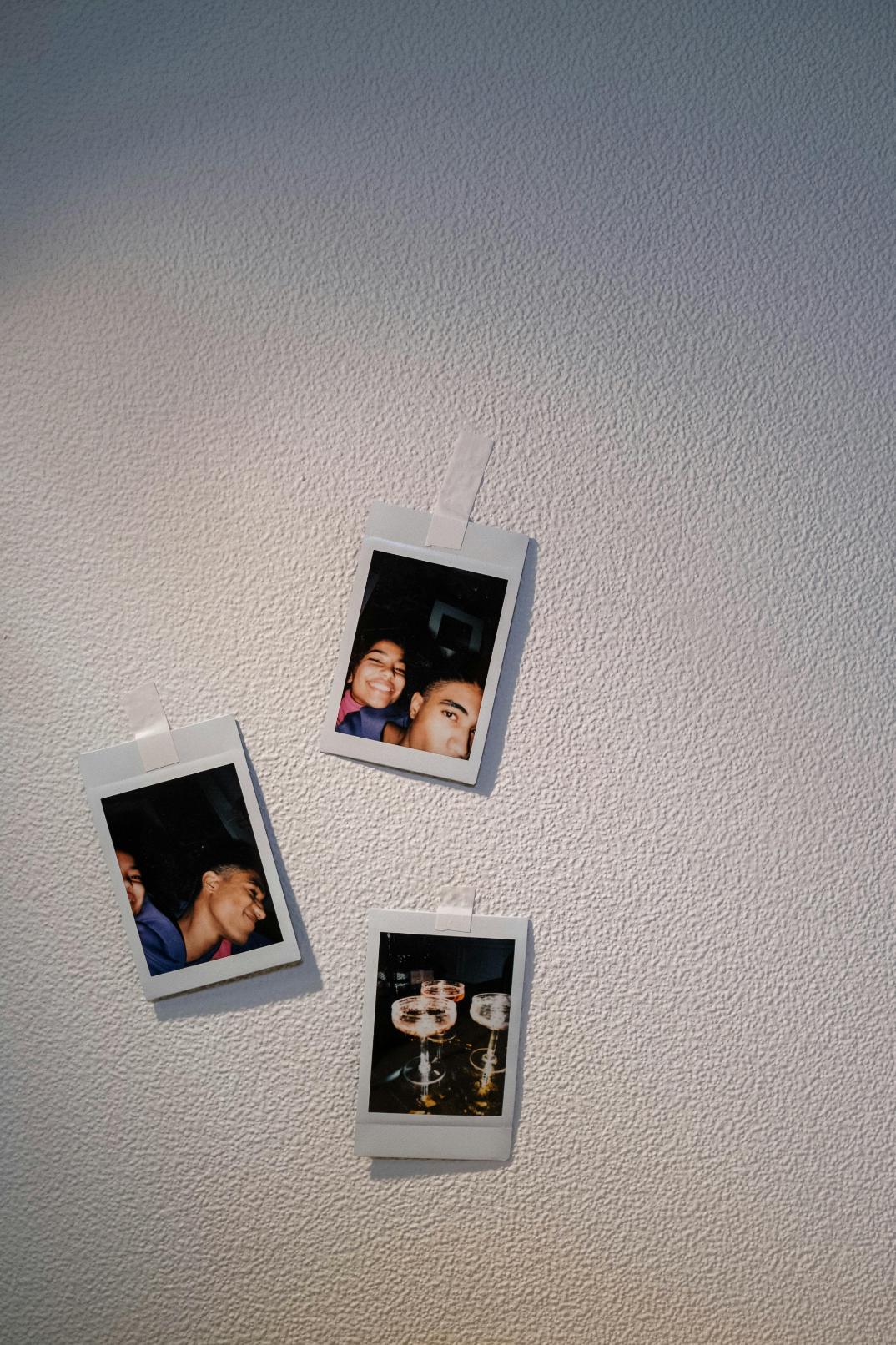 star polaroid fotografije para - moderna monogamija