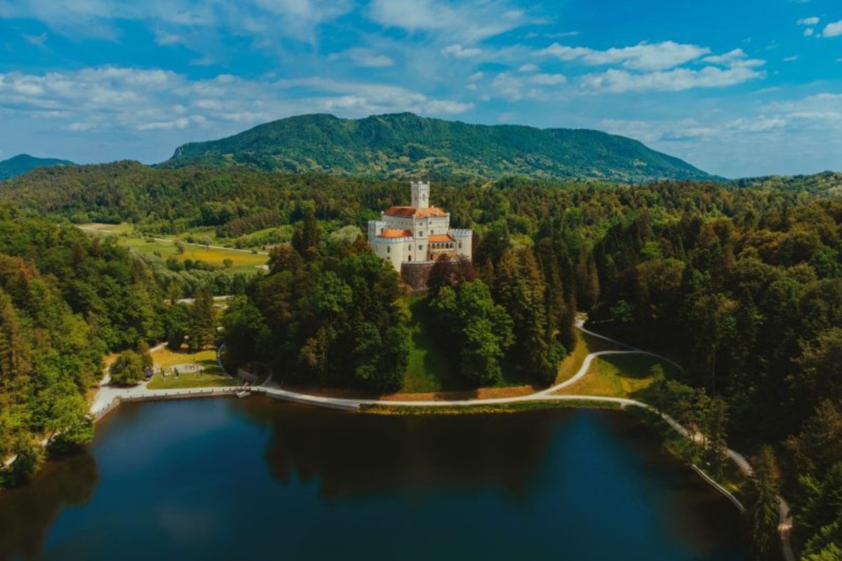 izložba INSTRMNTS