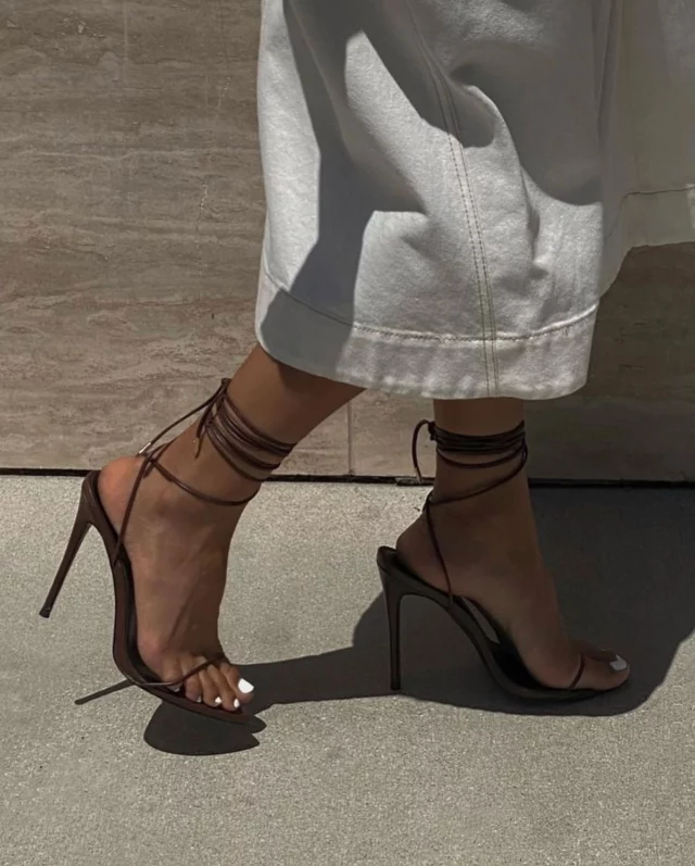 “Strappy” sandale na petu su model koji obožavamo nositi, a najljepše varijante s višom ili nižom potpeticom donosimo na linku u opisu profila! 

📷 @femme_la 

#graziahrvatska