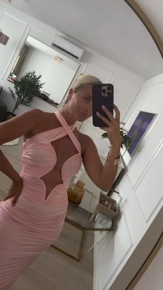 Pozvani ste na vjenčanje i ne znate što odjenuti? Na linku u opisu profila izdvajamo nekoliko modela haljina koje možete unajmiti! 

📷 @rent4style 

#graziahrvatska